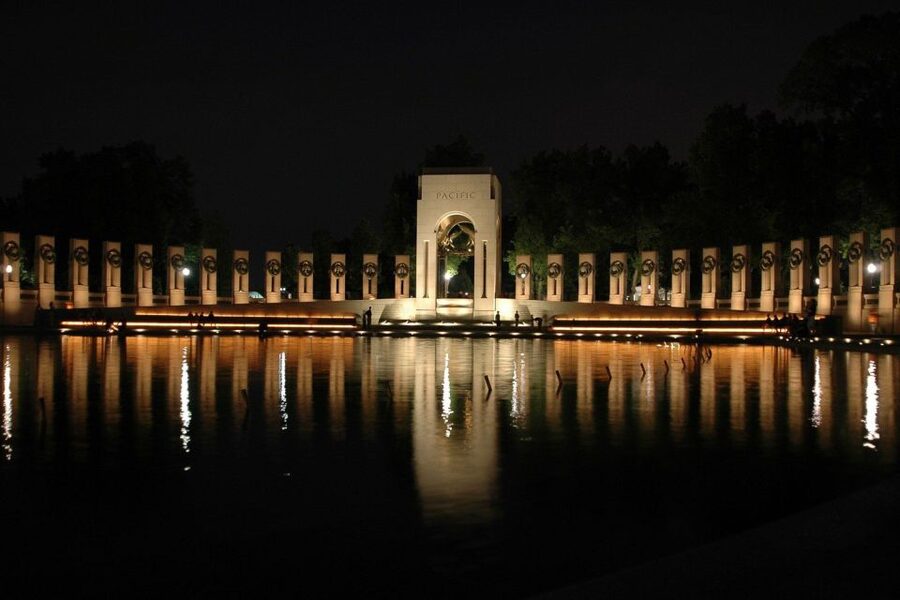Washington DC: Night Tour with 10+ Stops, Admission Tickets - Bus Comfort, Night Timing, and What to Bring
