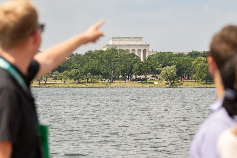 Washington DC: Potomac Cruise and Georgetown Walking Tour - Price and value at $71: what you get for your money