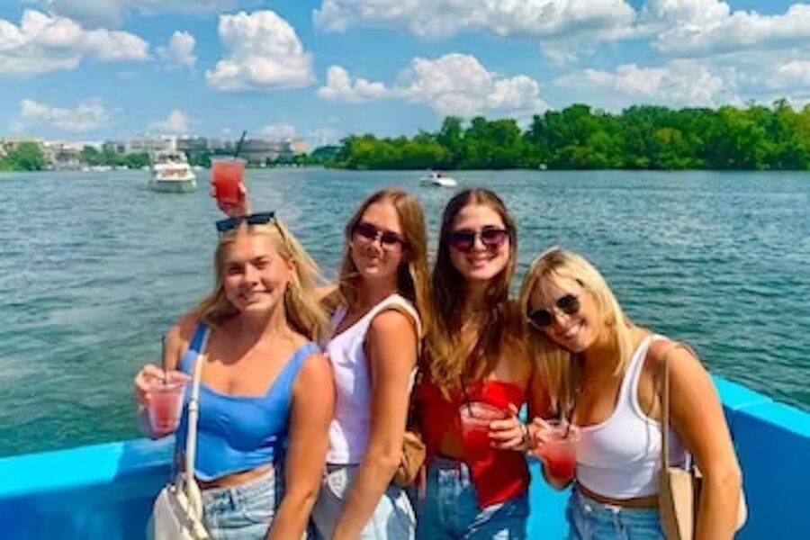 Washington, DC: Potomac River Yacht Cruise with Open Bar - Who Should Book This Cruise (And Who Might Not)