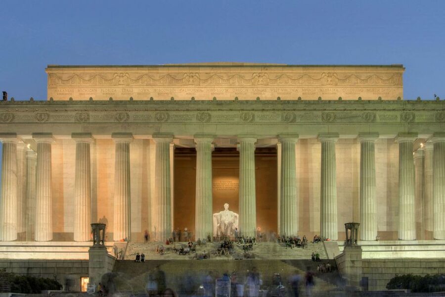 Washington, DC: Private National Mall Walking Tour - Washington Monument and the WWII Memorial: respect, design, and pause