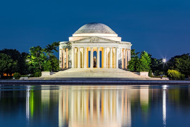 Washington DC Sight Seeing Private Tour-English or Spanish Option - Tidal Basin, Watergate, Washington Monument, and the Smithsonian area