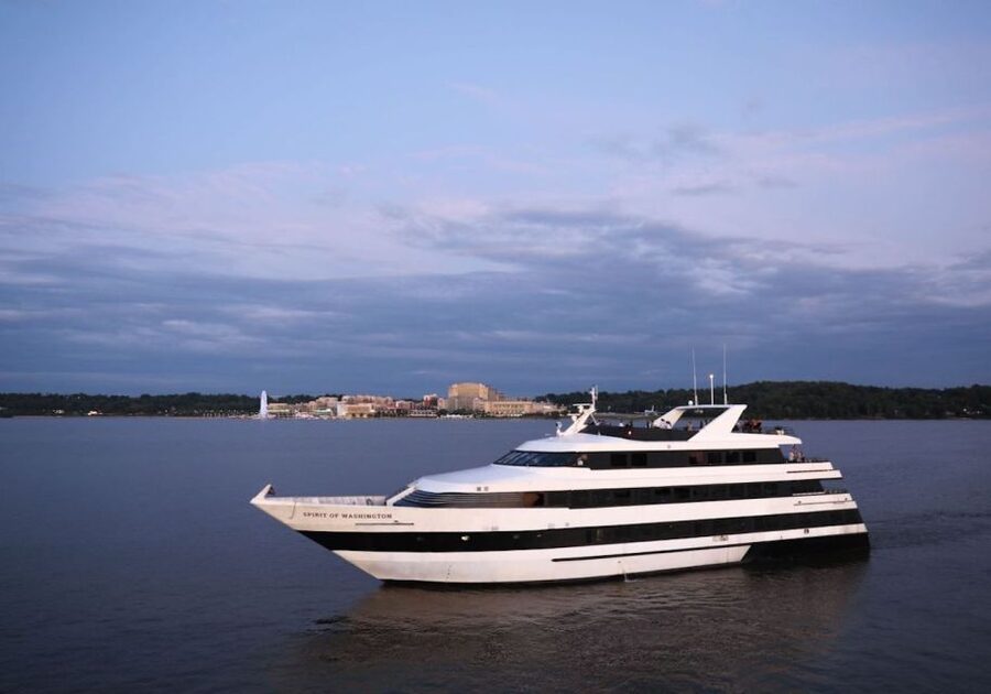 Washington, DC: Thanksgiving Day Lunch Cruise - Photo and Comfort Strategy: How to Get the Best Views