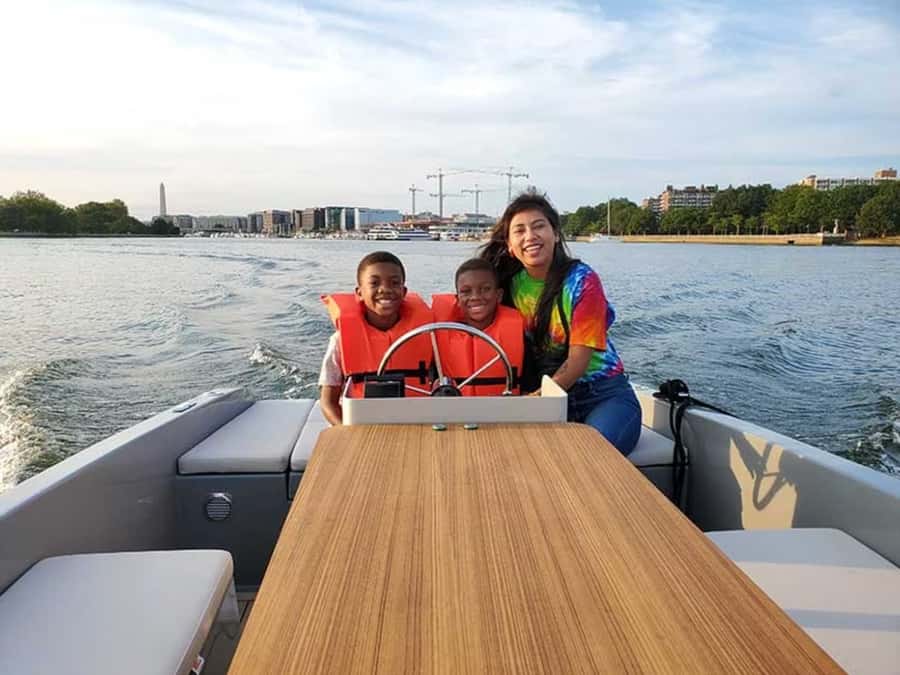 Washington DC: The Wharf Self-Driven Boat Tour with Map - Getting set up at 101 Market Square SW (and what the 15-minute safety briefing is really for)