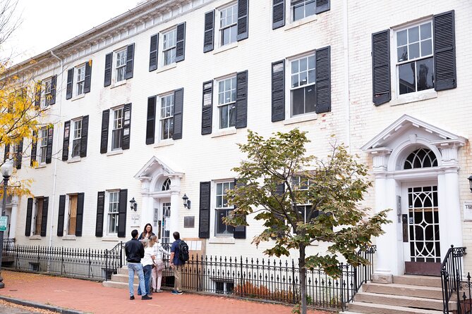 Washington: Potomac River Cruise & Guided Georgetown Walking Tour - Stop by stop in Georgetown: what each place is really for